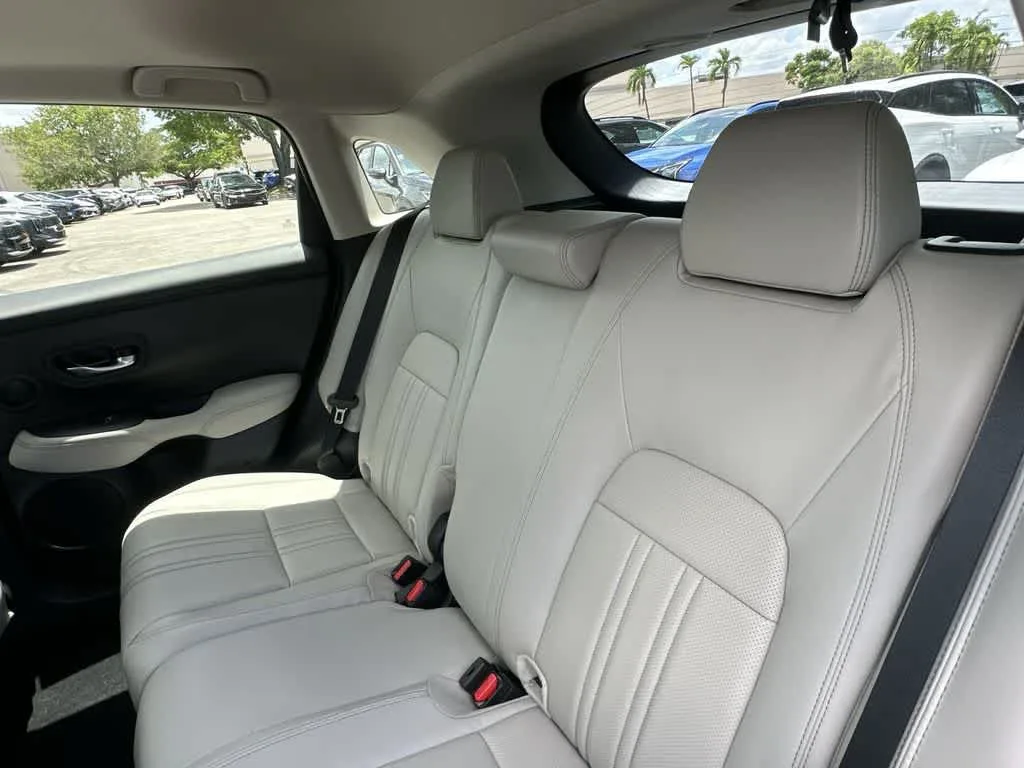 2025 Honda HR-V EX-L photo 15