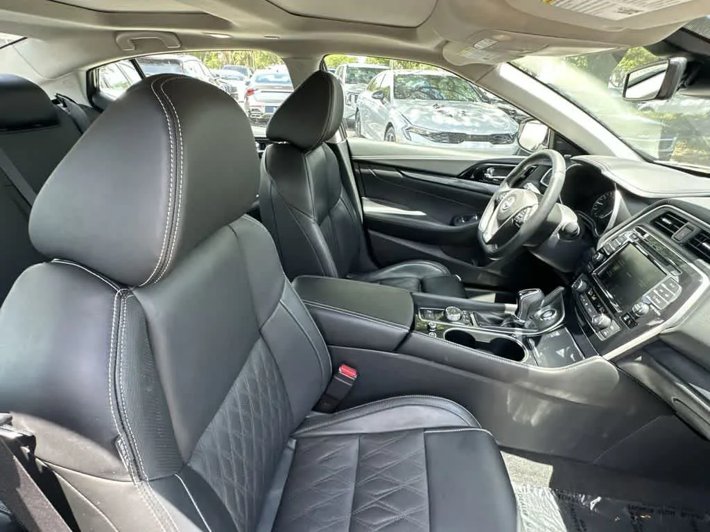 2023 Nissan Maxima Platinum photo 13
