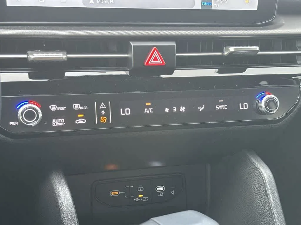 2026 Kia Sportage SX photo 20