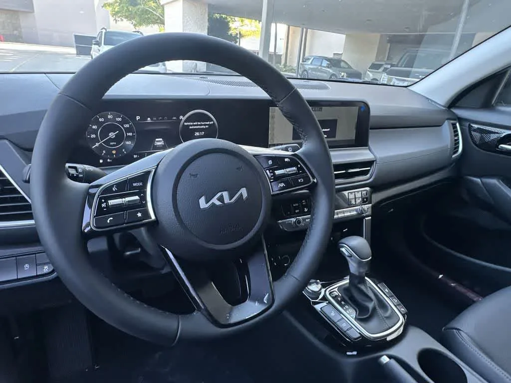 2026 Kia Seltos EX photo 13