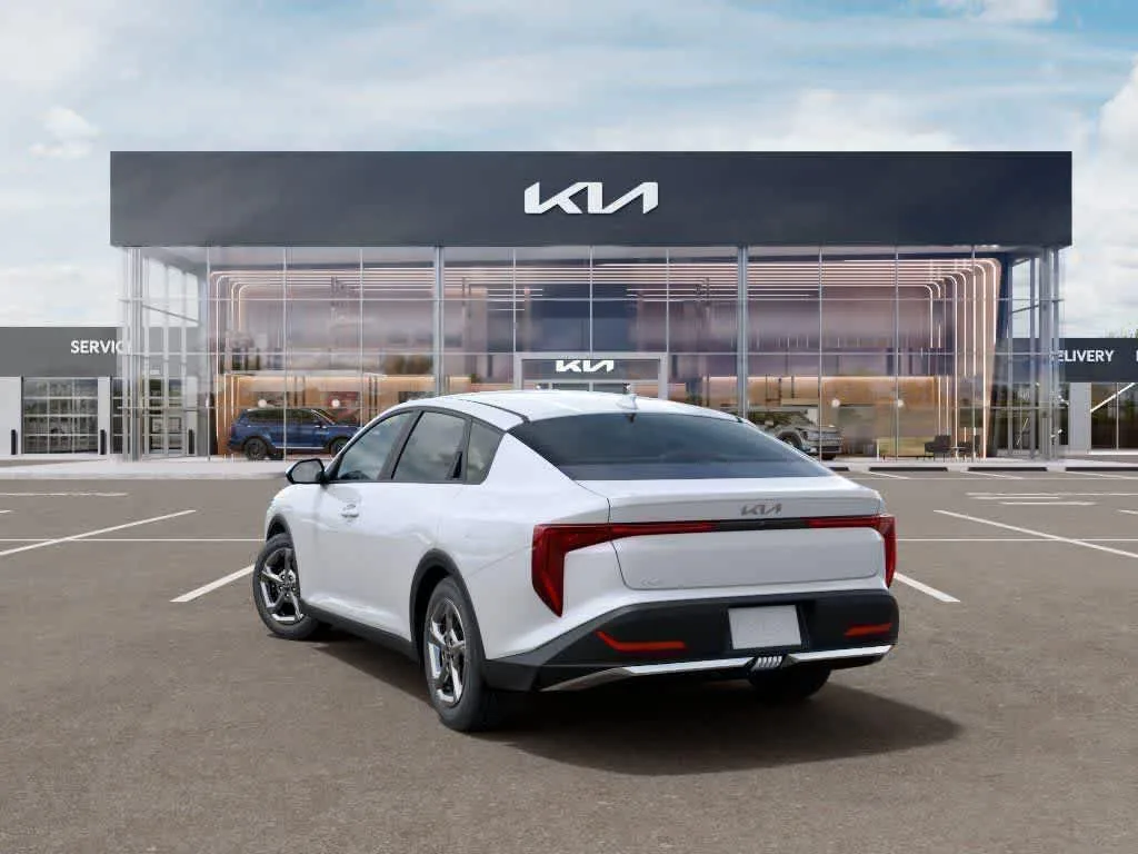 2026 Kia K4 LXS photo 3