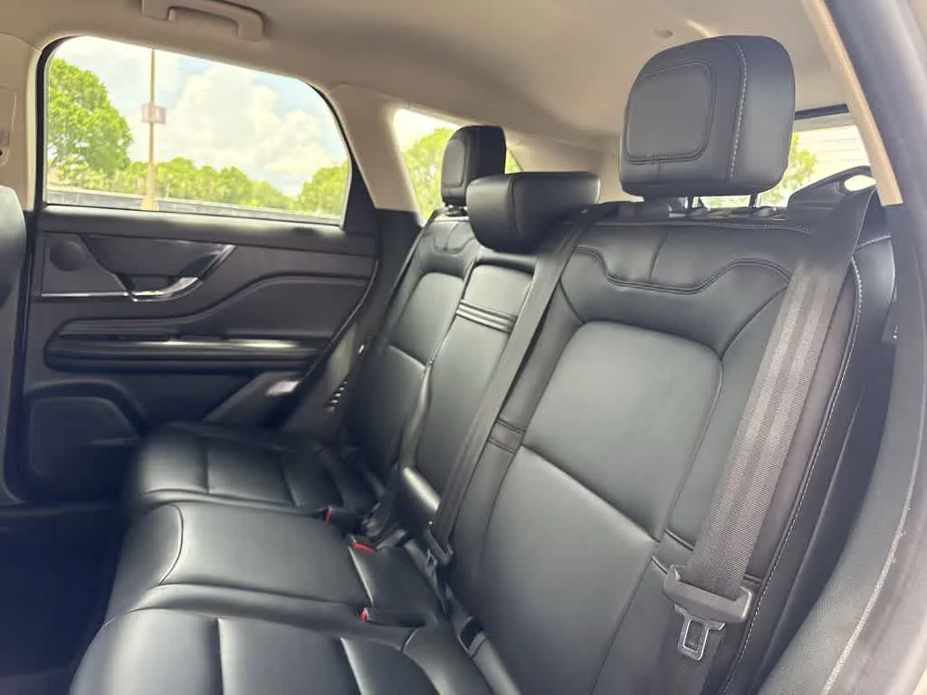 2023 Lincoln Corsair Standard photo 22