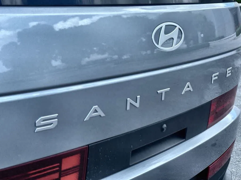 2024 Hyundai Santa Fe SE photo 10