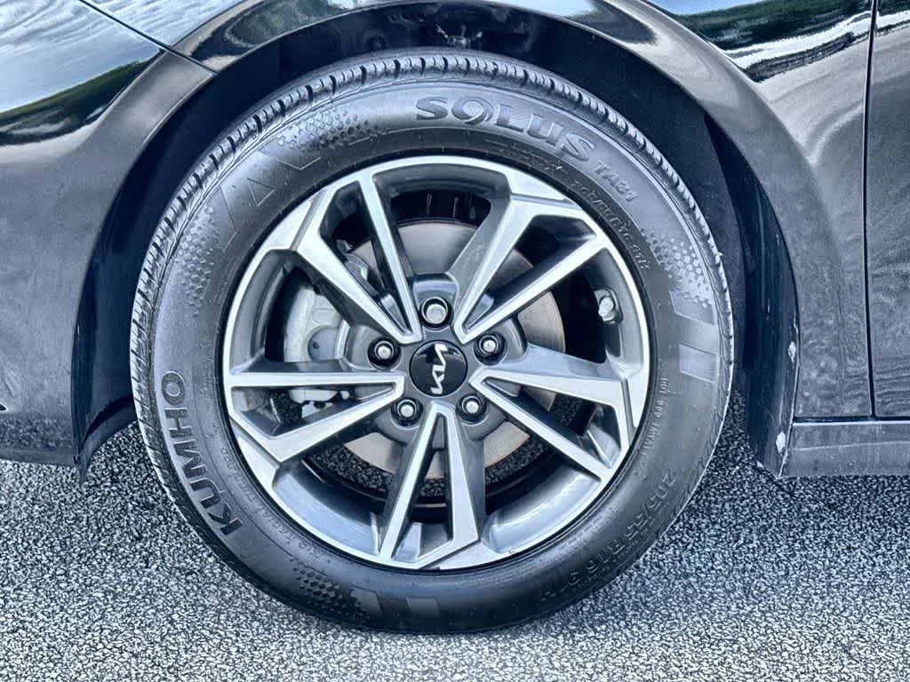 2024 Kia Forte LXS photo 11