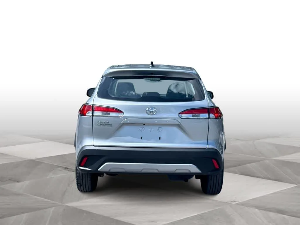 2023 Toyota Corolla Cross L photo 7