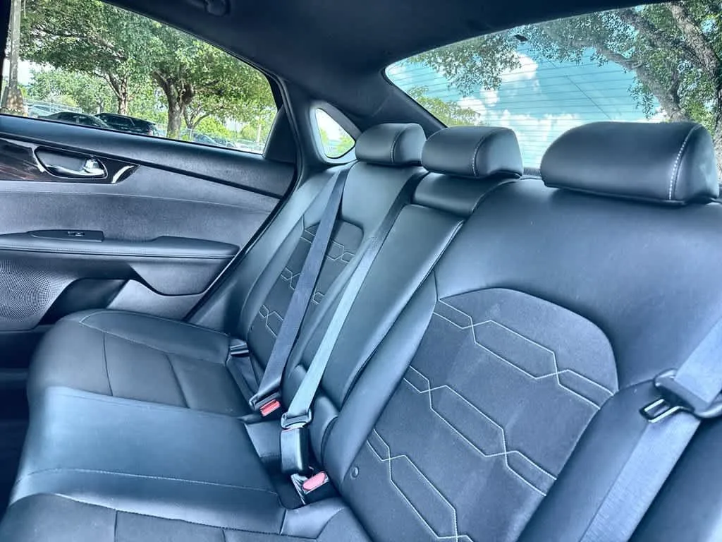 2023 Kia Forte GT-Line photo 22