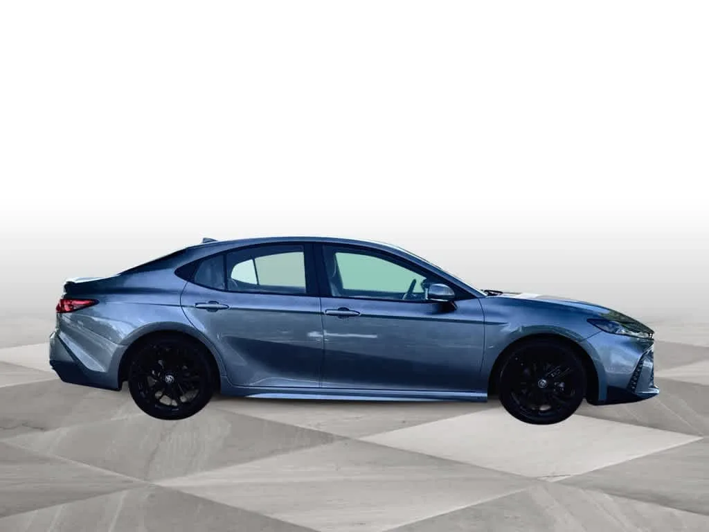 2025 Toyota Camry SE photo 9