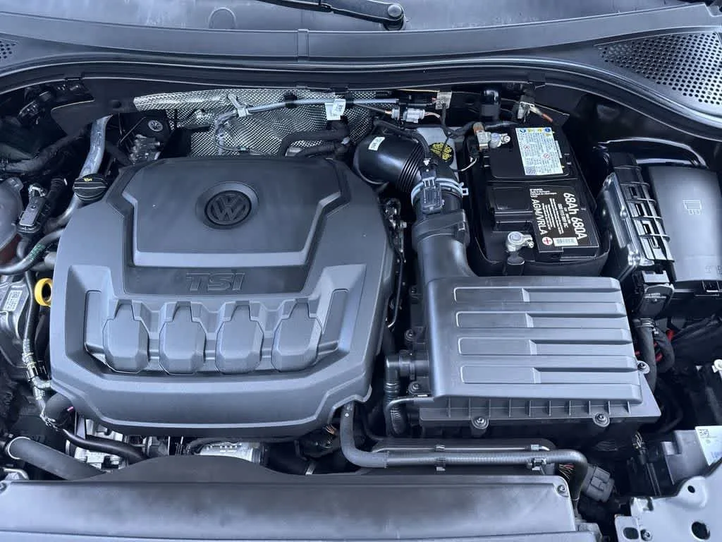2024 Volkswagen Tiguan SE R-Line Black photo 12