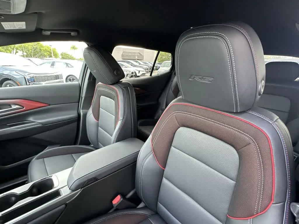 2026 Chevrolet Equinox EV RS photo 21