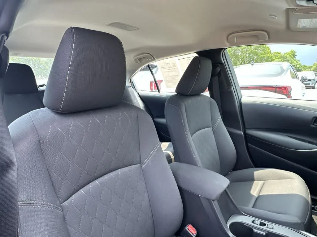 2025 Toyota Corolla LE photo 27