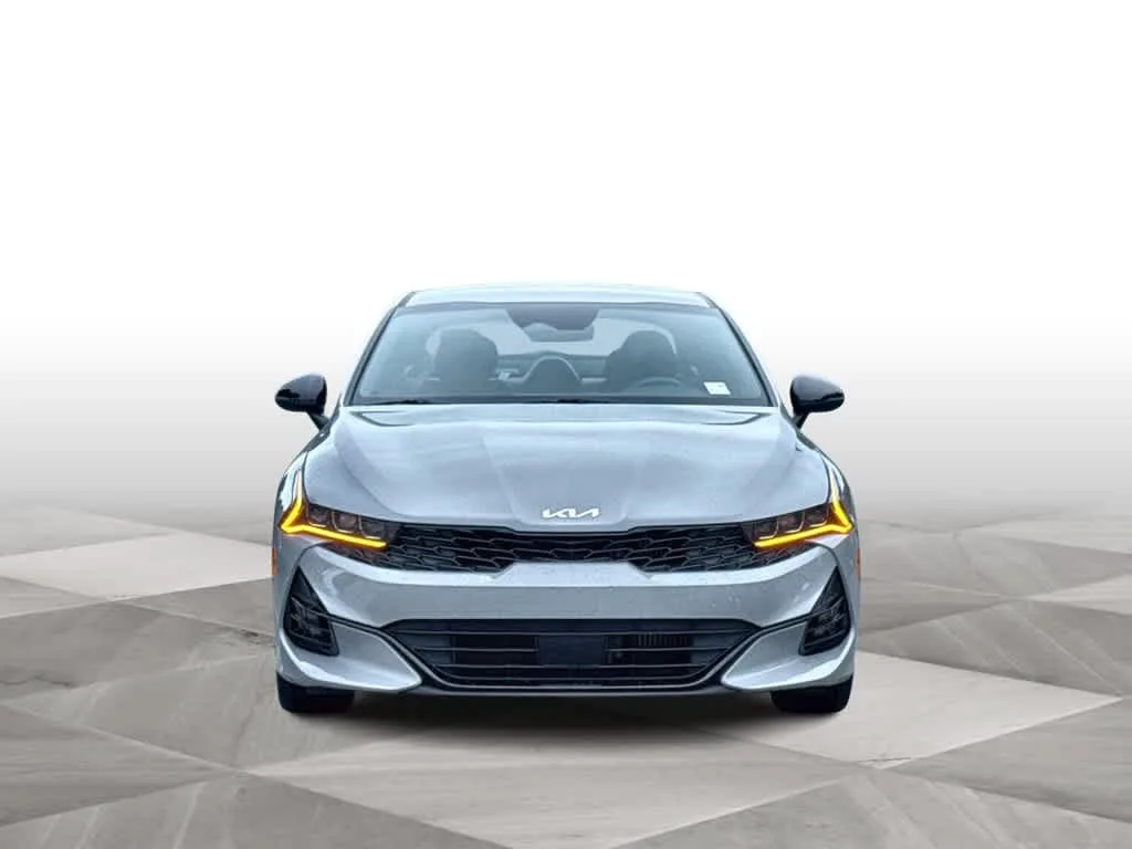 2024 Kia K5 GT-Line photo 3