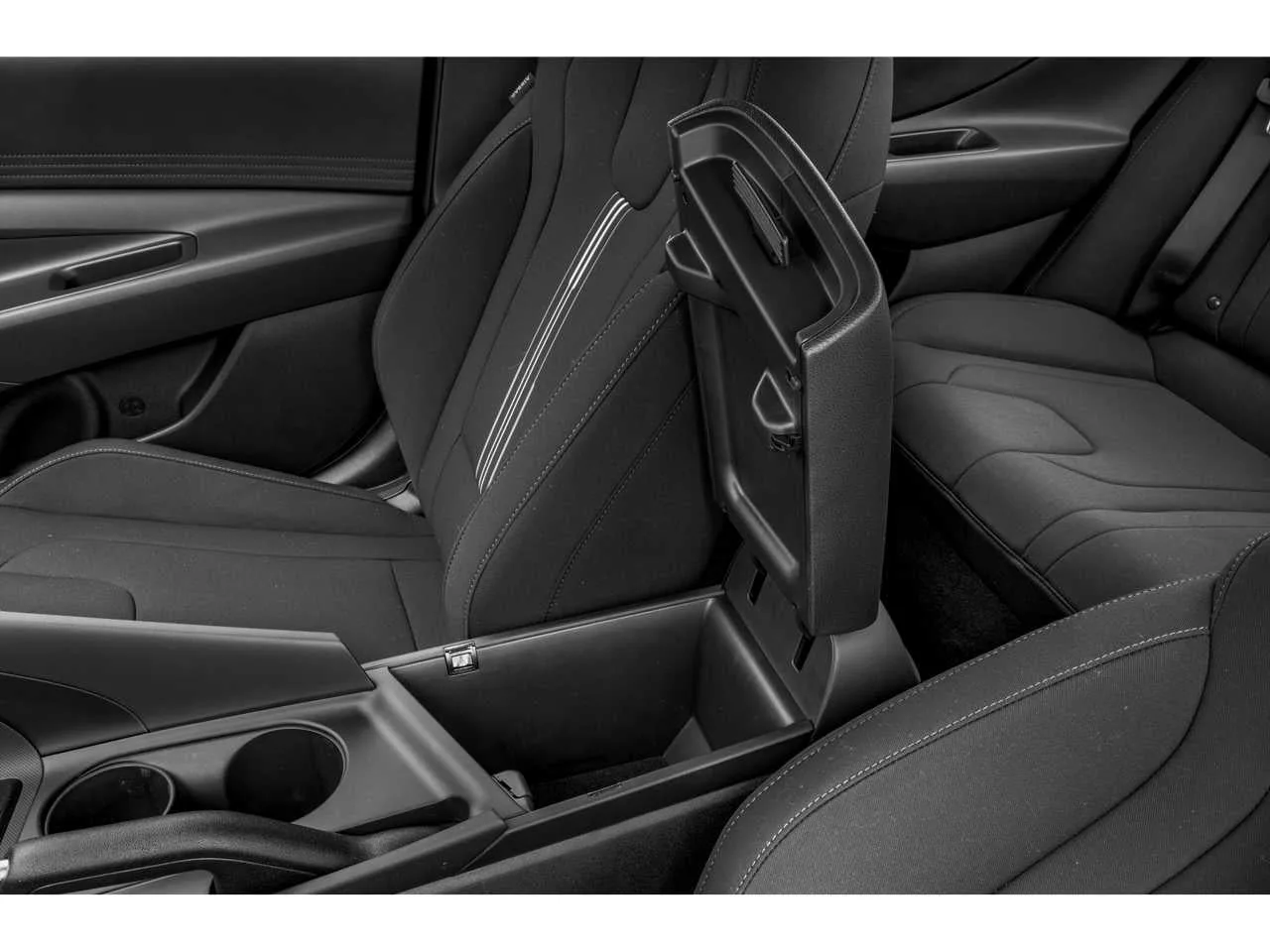 2024 Hyundai Elantra SEL photo 10