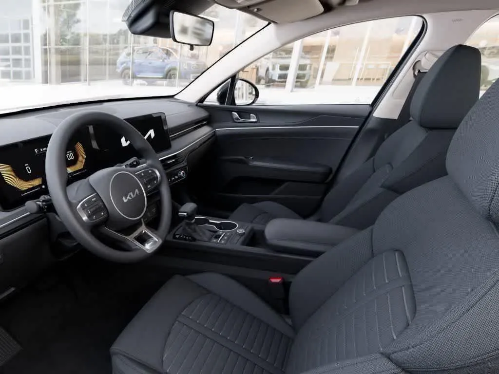 2026 Kia K5 LXS photo 17