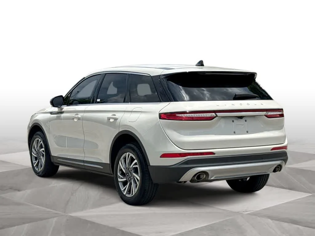 2023 Lincoln Corsair Standard photo 6