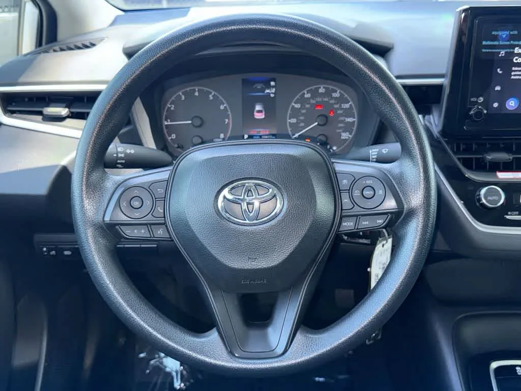2025 Toyota Corolla LE photo 15