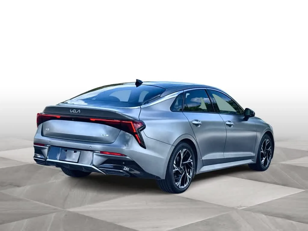 2025 Kia K5 GT-Line photo 8