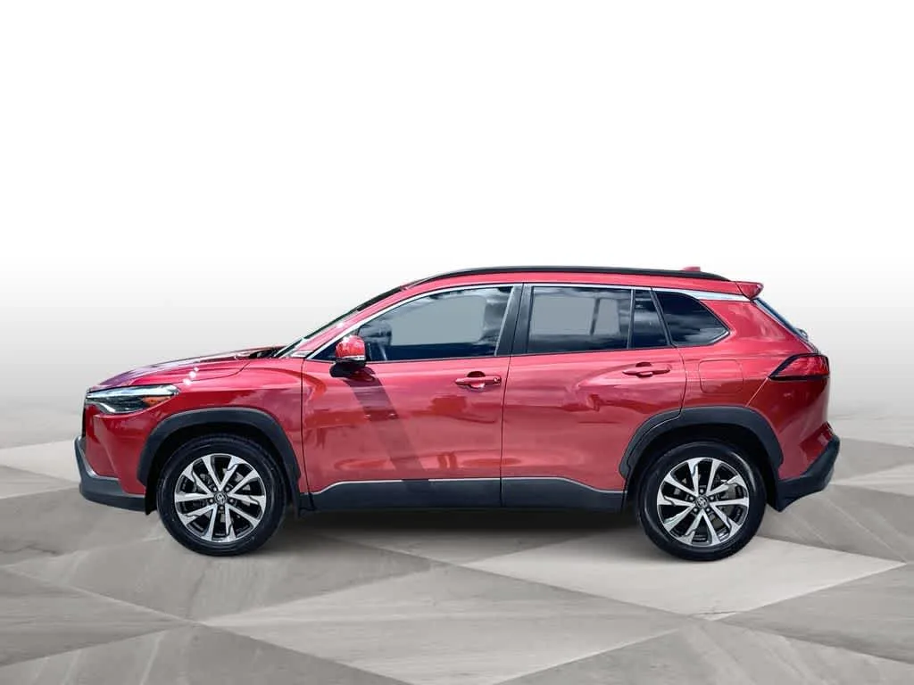 2023 Toyota Corolla Cross XLE photo 5