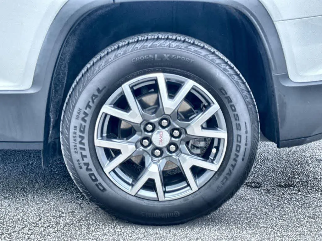 2023 GMC Acadia SLT photo 11