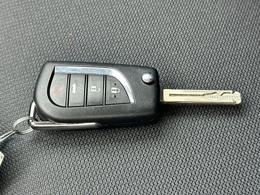 2025 Toyota Corolla LE photo 28