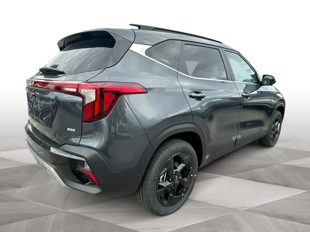 2026 Kia Seltos EX photo 8