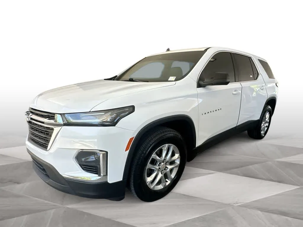 2023 Chevrolet Traverse LS photo 4