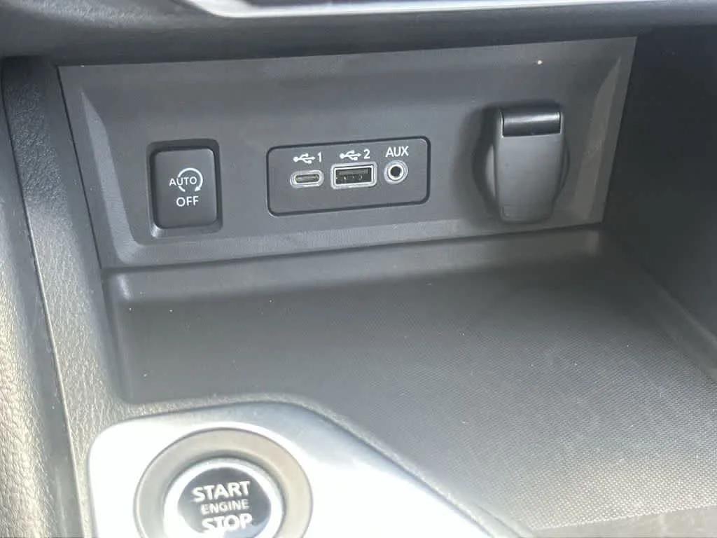 2025 Nissan Sentra SV photo 24