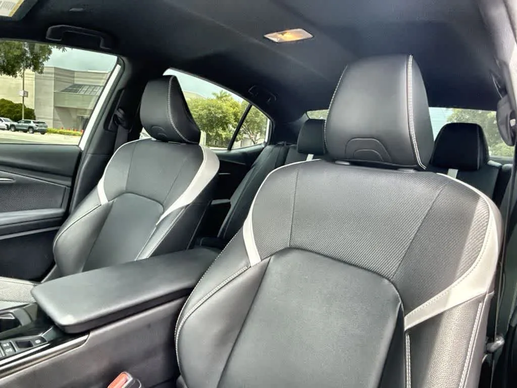 2025 Toyota Camry SE photo 14