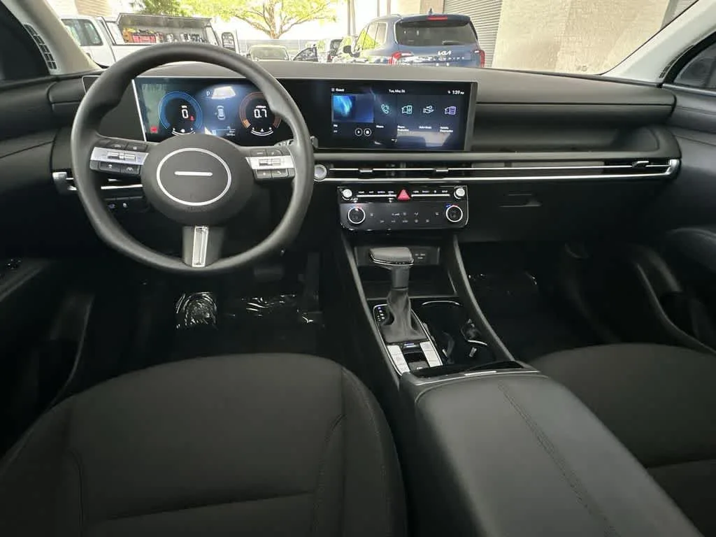 2026 Hyundai Tucson SEL photo 17