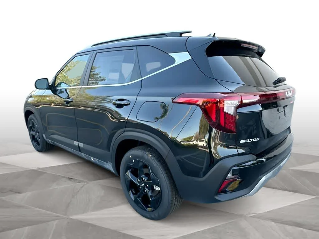 2026 Kia Seltos EX photo 6