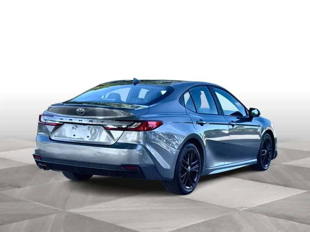 2025 Toyota Camry SE photo 8