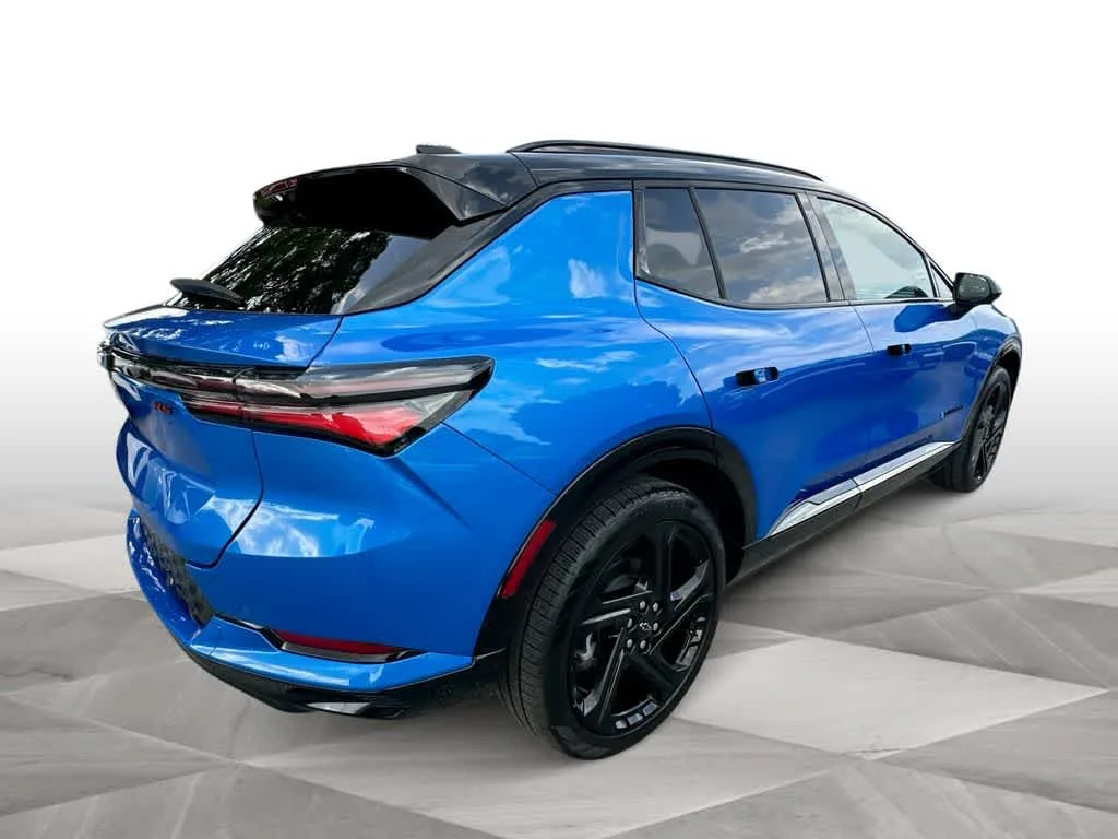 2026 Chevrolet Equinox EV RS photo 8