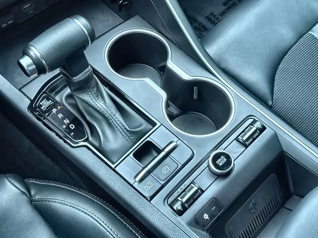 2024 Kia K5 GT-Line photo 21