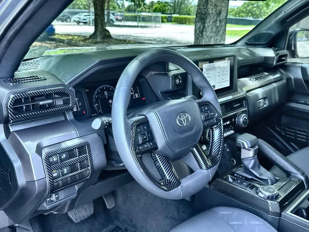 2025 Toyota Tacoma SR5 photo 13