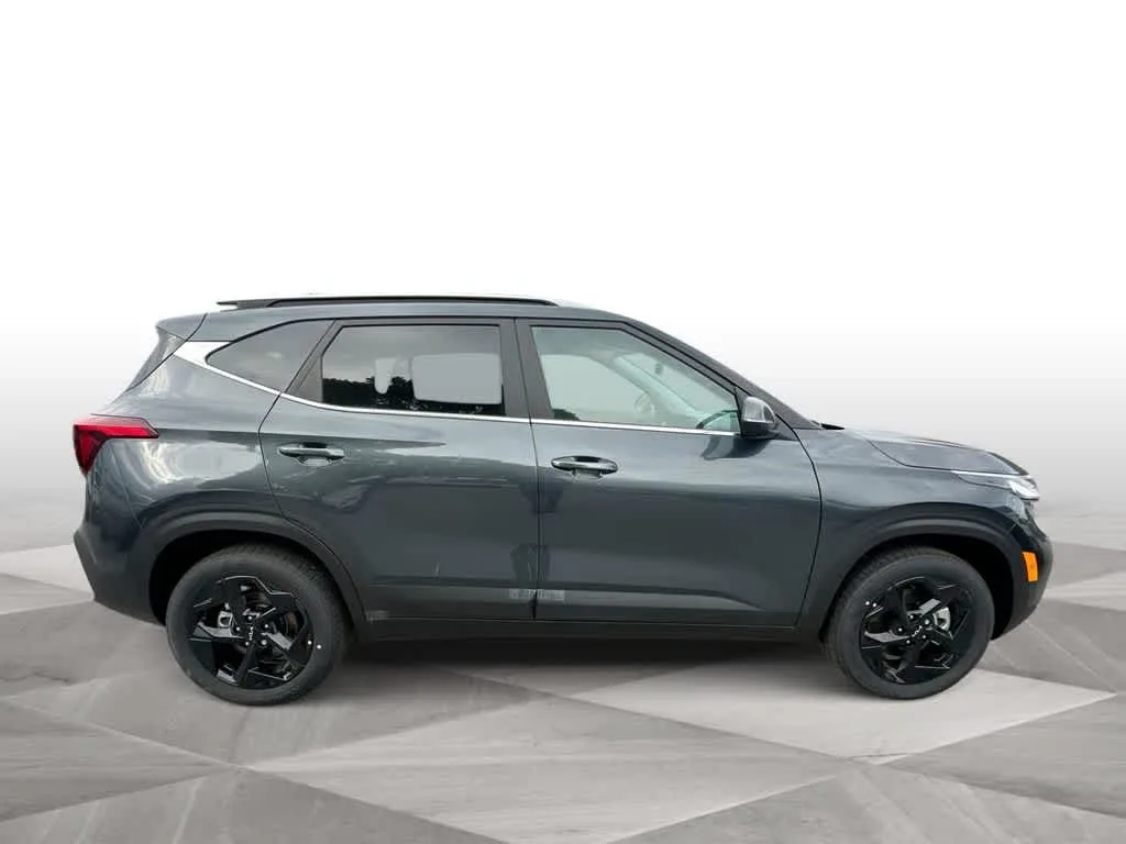 2026 Kia Seltos EX photo 9
