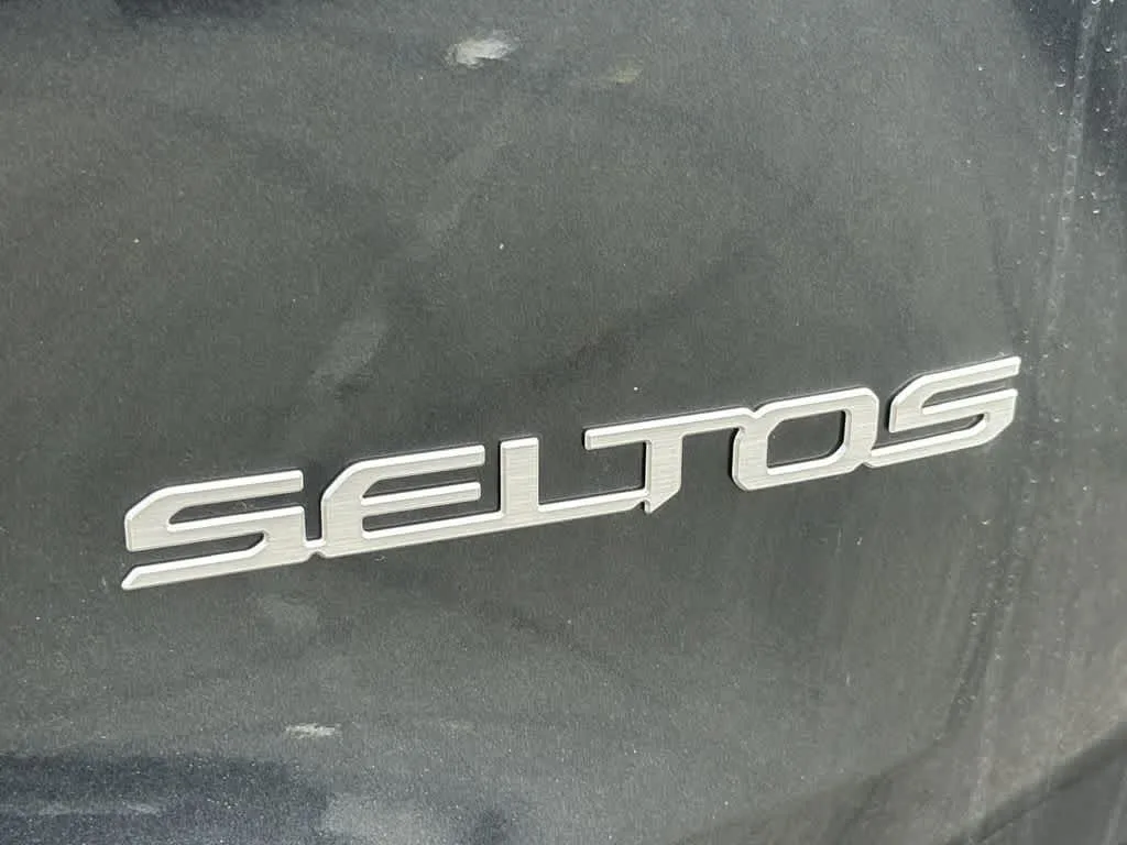 2026 Kia Seltos EX photo 10