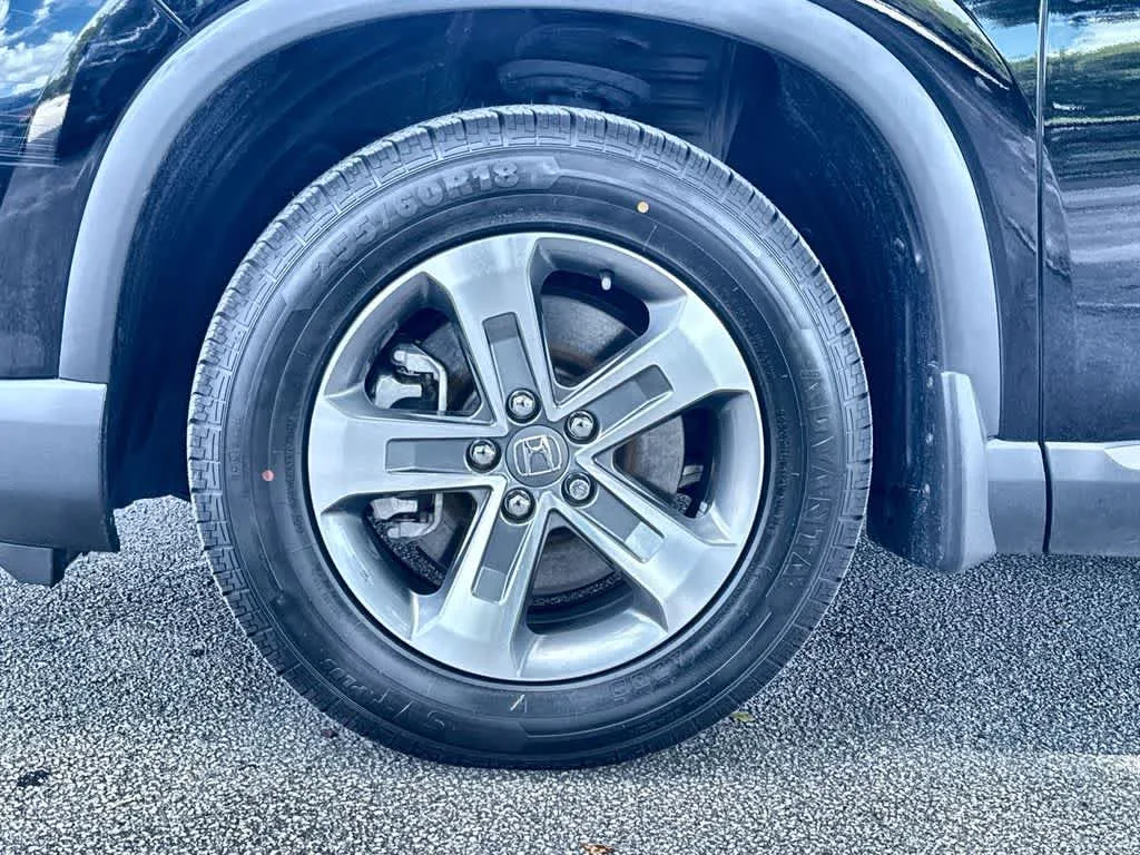 2023 Honda Pilot EX-L 7 Passenger photo 11