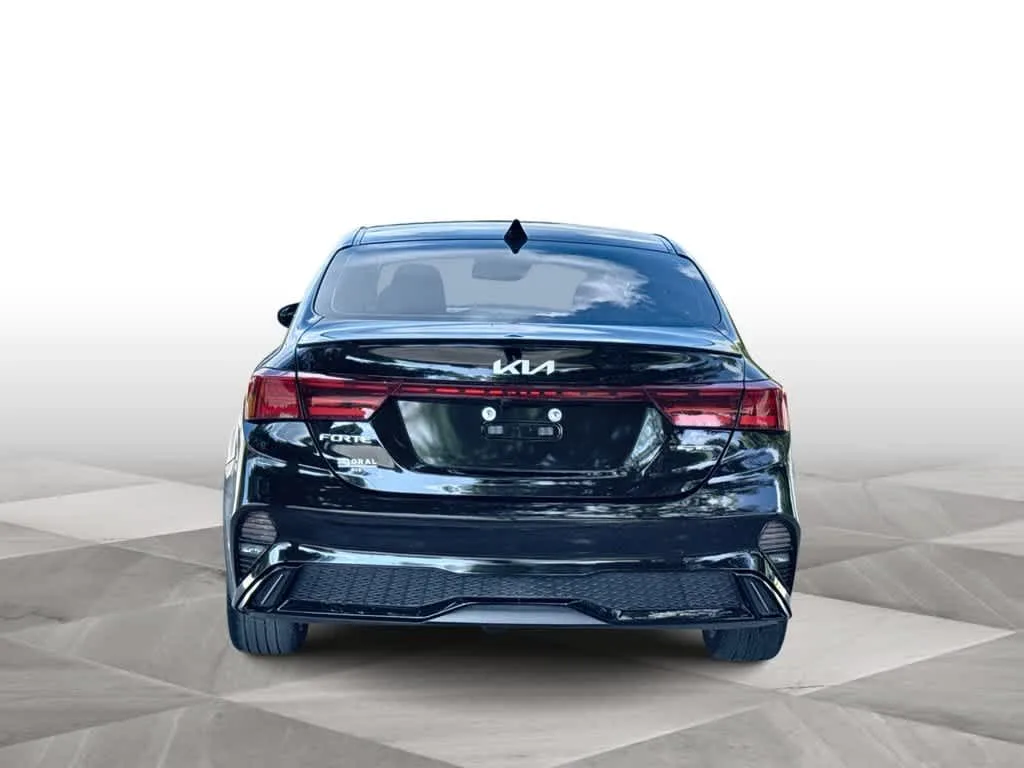 2023 Kia Forte GT-Line photo 7