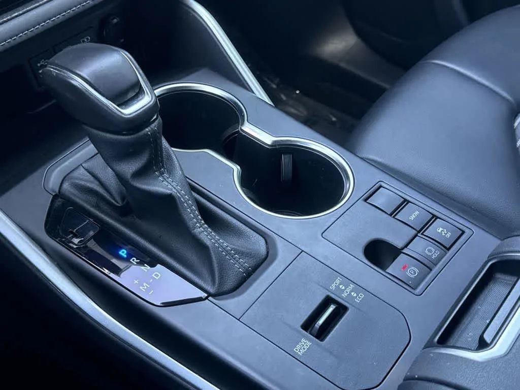 2024 Toyota Highlander XSE photo 21