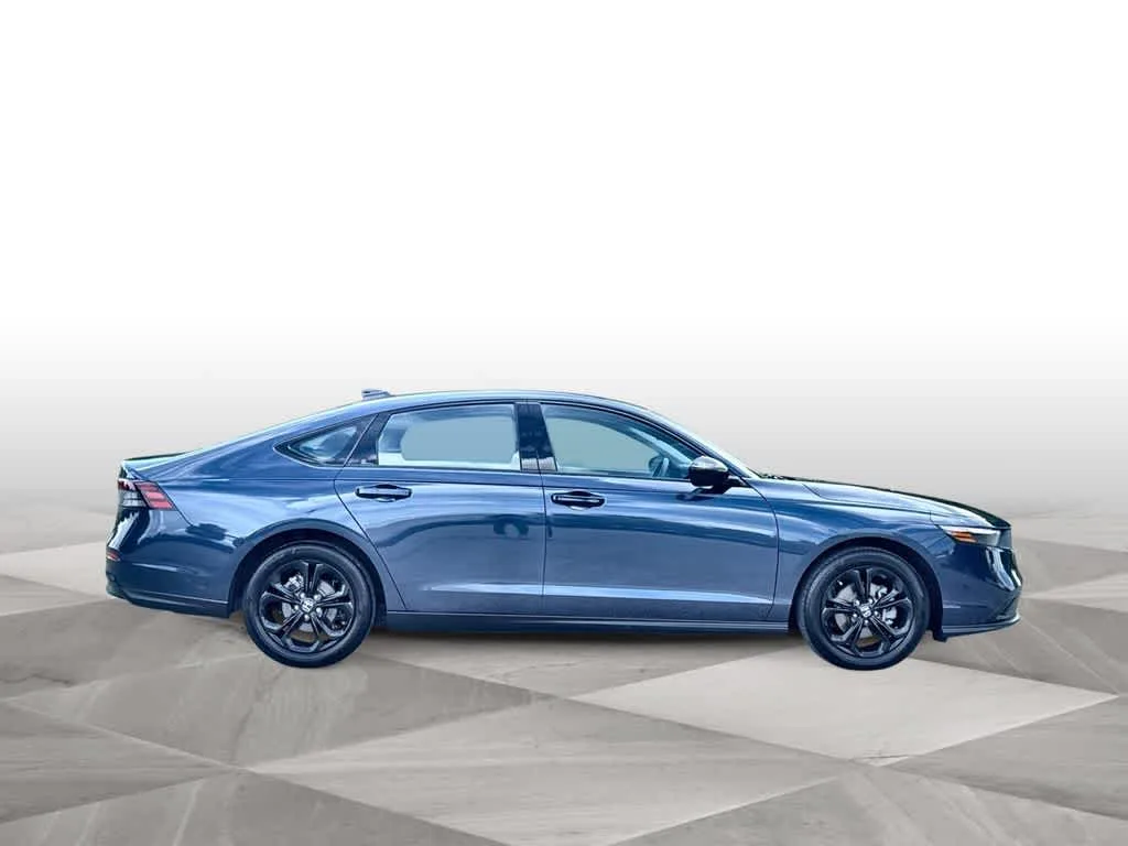 2025 Honda Accord SE photo 9