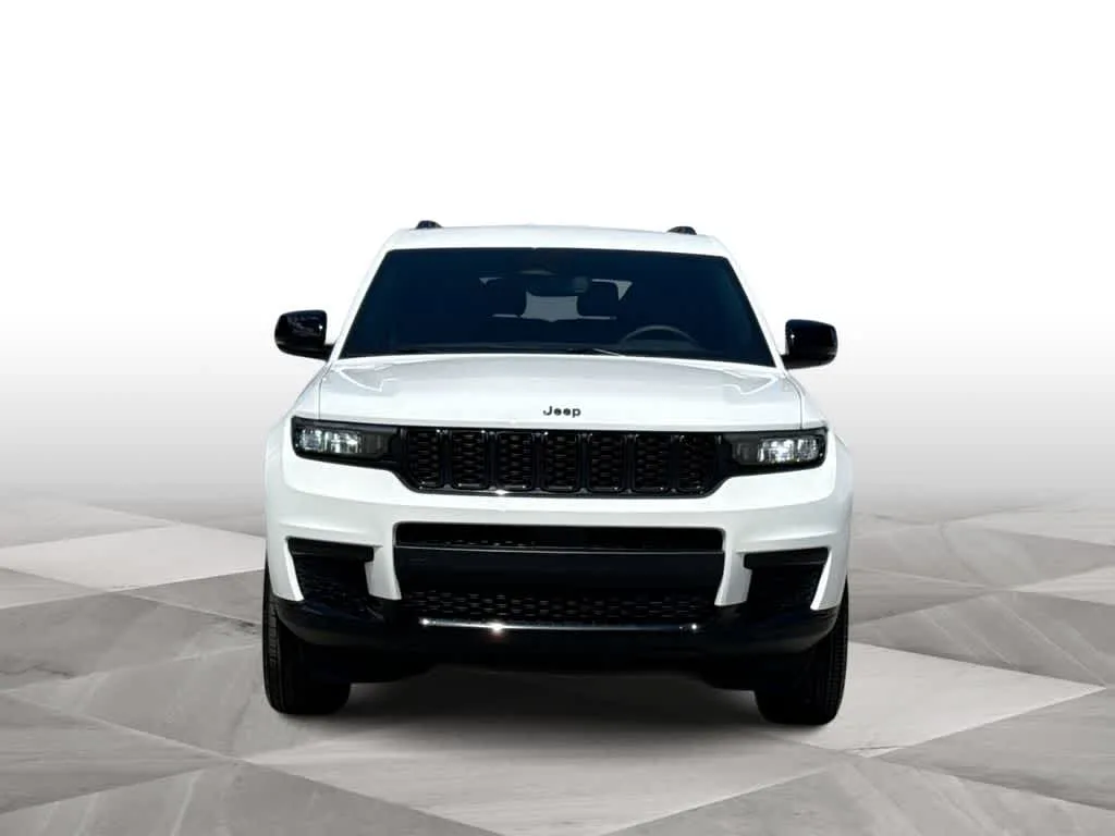 2024 Jeep Grand Cherokee L Altitude photo 3