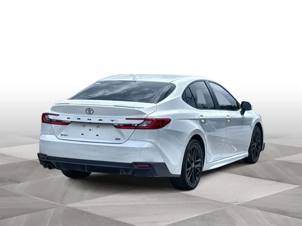 2025 Toyota Camry SE photo 8