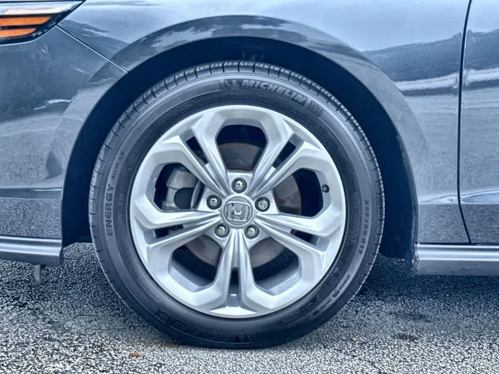 2025 Honda Accord LX photo 11