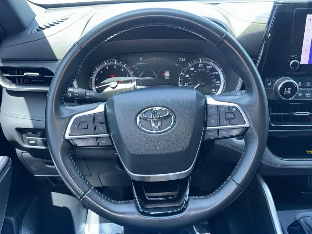 2024 Toyota Highlander XSE photo 15