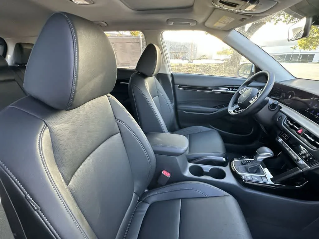 2026 Kia Seltos EX photo 26