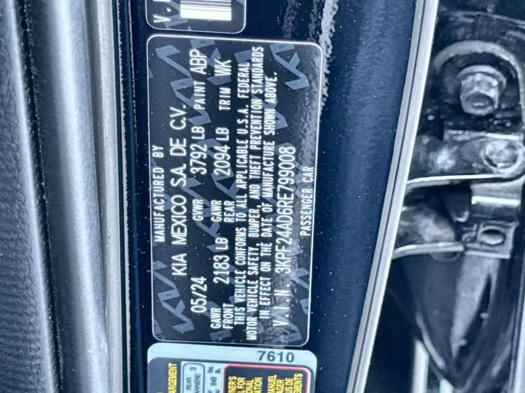 2024 Kia Forte LXS photo 29