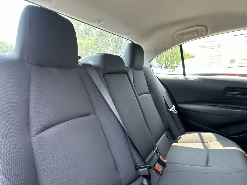 2025 Toyota Corolla LE photo 26