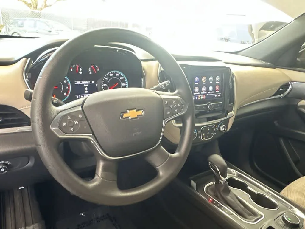 2023 Chevrolet Traverse LS photo 13