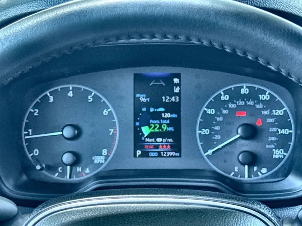 2024 Toyota Corolla Cross LE photo 16