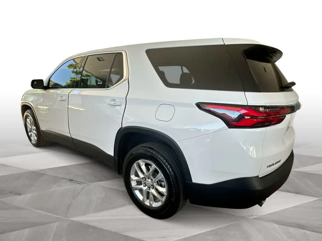 2023 Chevrolet Traverse LS photo 6