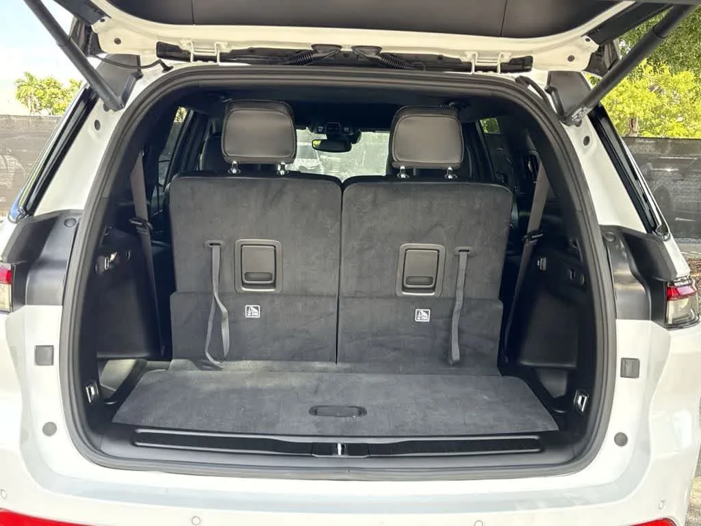2024 Jeep Grand Cherokee L Altitude photo 23